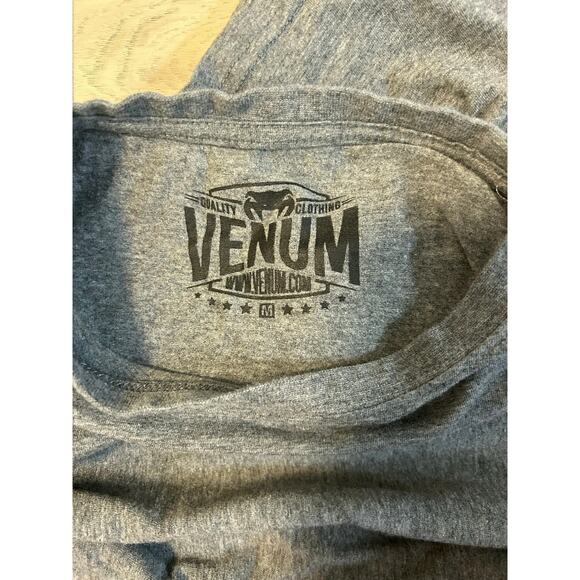 Men’s Medium Venum Logo Tee Heather Gray Graphic T-Shirt - Picture 2 of 4
